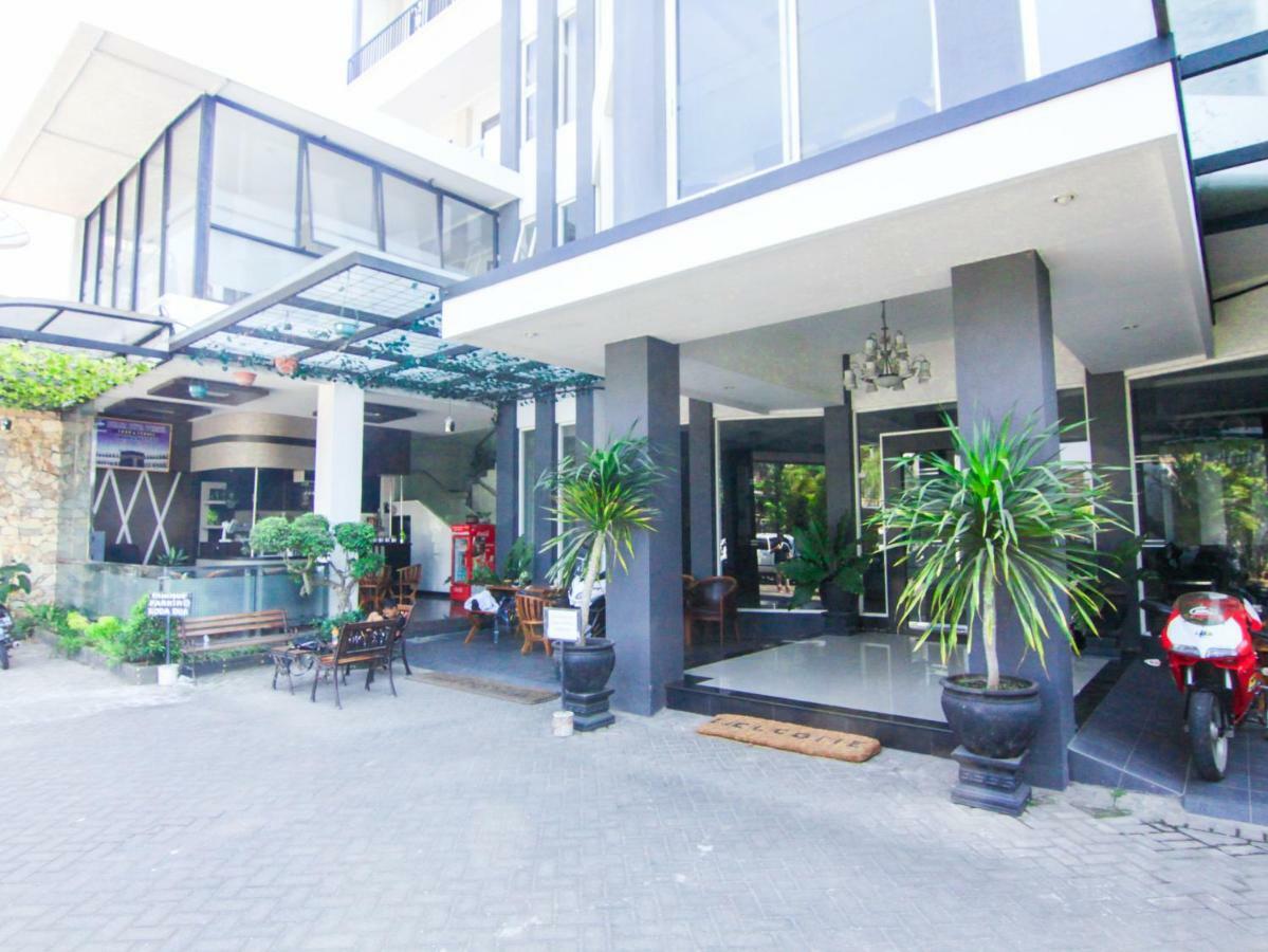 Yno Castle Hotel Malang Bagian luar foto